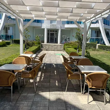 студио равда, първа линия- гледка море Apartament *