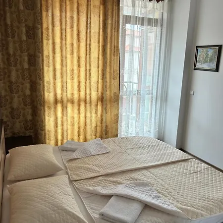 в риф 2 Апартаменты *